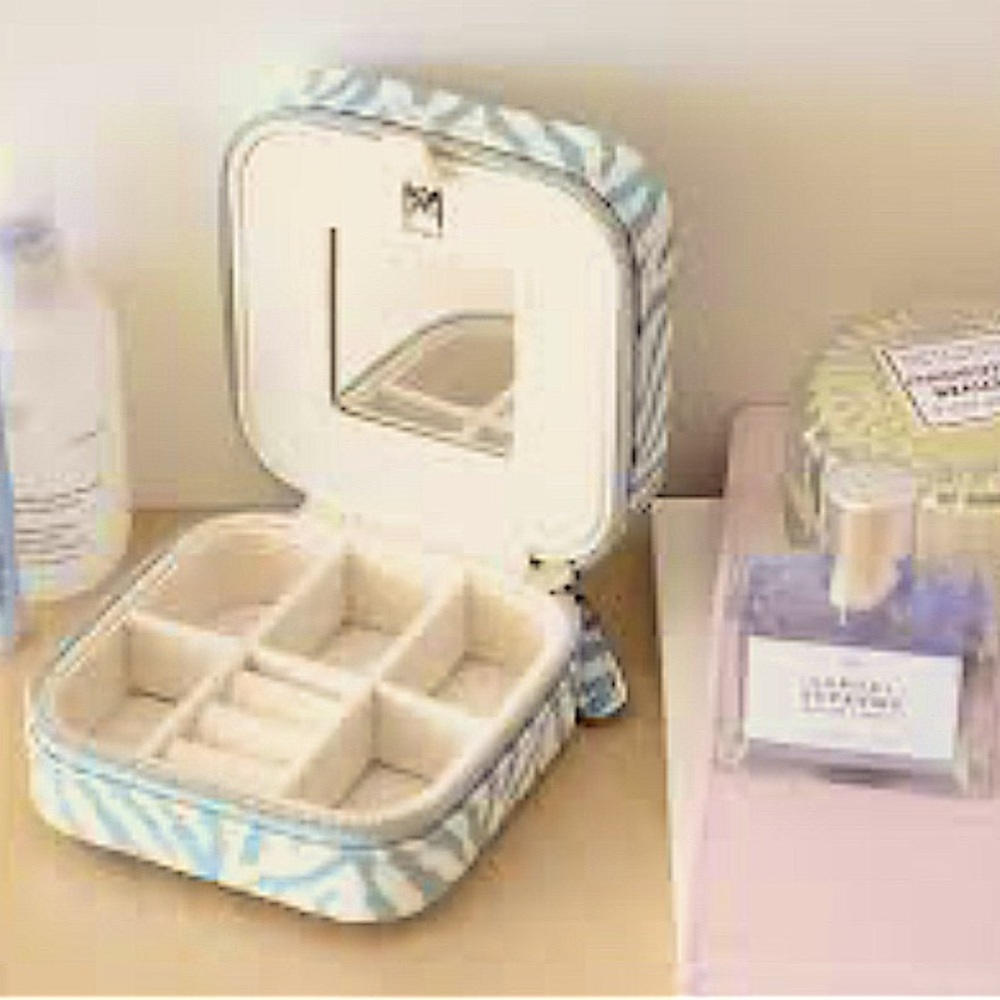 NWT MILLY TRAVELING JEWELRY 💍 CASE - BLUE 🩵 & WHITE 🤍 🦓, OS, BNWT